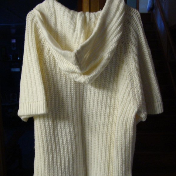 Women's Moda Sweater - Picture 2 of 2